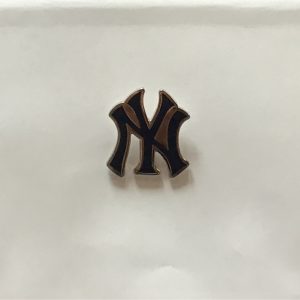 ny yankees logo pin